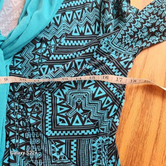 +25 Emma G top with matching scarf - Picture 8 of 14